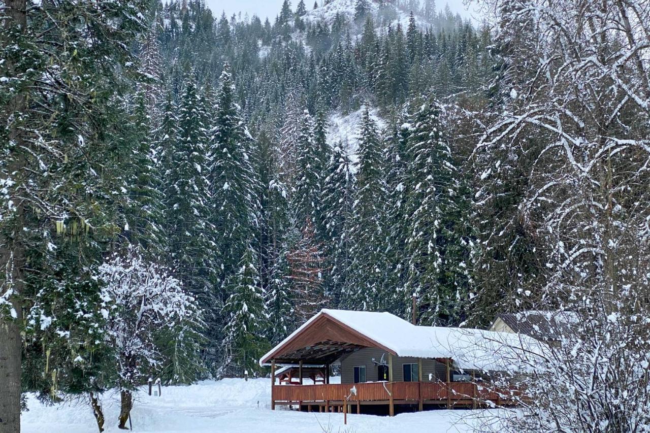 Private 2-Acre Retreat With Mtn Views, Walk To River Saint Maries Екстериор снимка